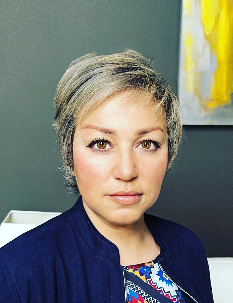 Mrs. Avideh Motmaen-Far